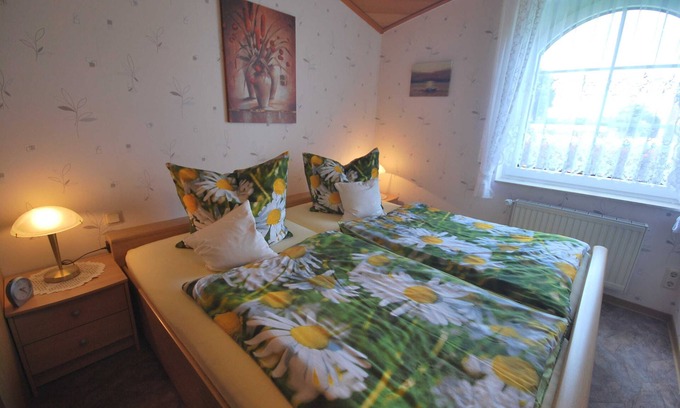 Nordgeorgsfehn Apartment | Vacation apartment Im Fehnhus (canal side) - Holiday apartments Im Fehnhus 35653 and