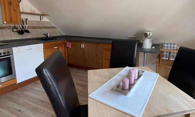 Toenning House | Vacation apartment "Jule" OG - Stadthaus Südertraum
