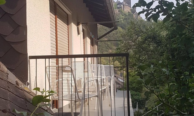 Oberwesel Apartment | Vacation apartment Karbach - apartment, bathroom, WC, 2 bedrooms