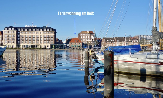 Emden Apartment | Vacation apartment on the Delft - functional with a fantastic view of the Delft and a great location