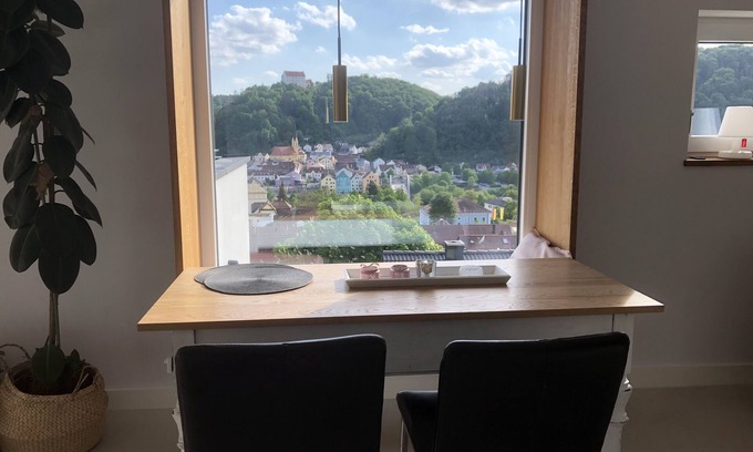 Riedenburg Apartment | Vacation apartment with well-kept oak parquet flooring and ventilation system for up to 4 people