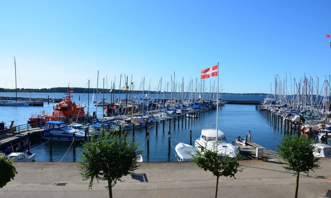 Laboe Apartment | Vacation apartment with a view of the marina and Kiel Fjord