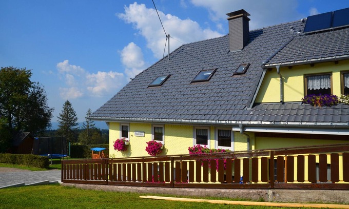 Breitnau Apartment | Vacation apartment Zwergenschlössle, 65 sqm, 2 bedrooms, 1 living room, max. 4 persons