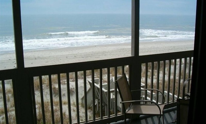 Surfside Beach Condo | Vacation at a Cozy Oceanfront Beach Getaway
