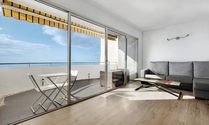Puntillo del Sol Apartment | Vacation Home 'Balcon al Mar' with Sea View & Wi-Fi