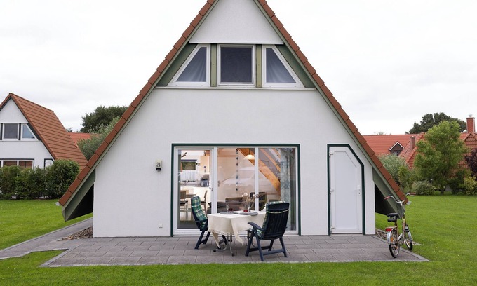 Wremen House | Vacation home Merle. Picturesque and comfortable.