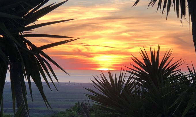 San Ambrosio House | Vacation Home "Las Niñas" with Sea View, Private Terrace & Garden