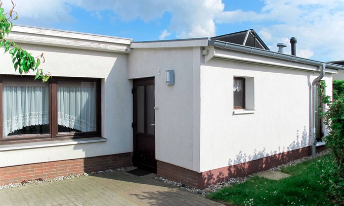 Hohen Wieschendorf House | Vacation home Bella by Interhome