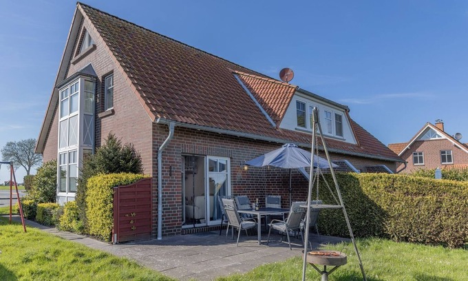 Wittmund House | Vacation home 50046 - Plenty of space: This beautifully situated end terraced house with approx. 75