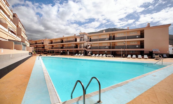 Los Cristianos Apartment | Vacation Home 'Ático Los Seres' with Sea View, Private Terrace and Wi-Fi