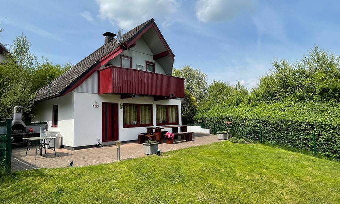 Seepark Kirchheim House | Vacation home "Bären Ecke" by the lake in the North Hessian Highlands - peace and relaxation