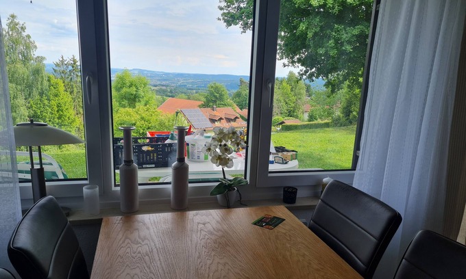Windorf House | Vacation home/Bavaria/Bavarian forest conquest/recreation. .with garden fence