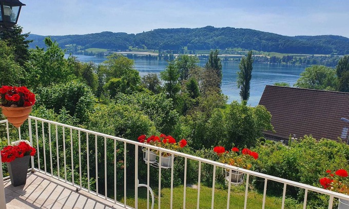 Ohningen House | Vacation home Bellevue, within walking distance of public access to Lake Constance, panoramic lake view