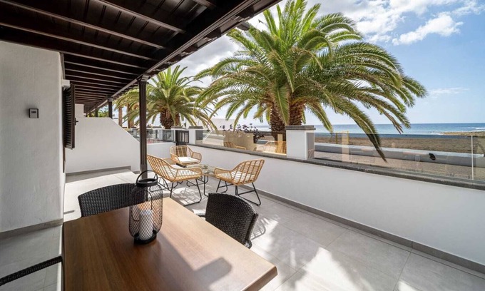 Playa Honda House | Vacation Home 'Callao' with Sea View, Private Terrace and Wi-Fi
