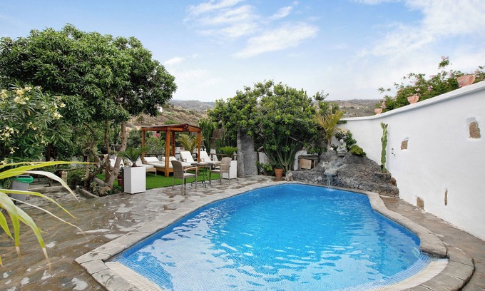 Arico House | Vacation Home "Casa Candelaria" with Views of El Teide, Private Pool & Wi-Fi
