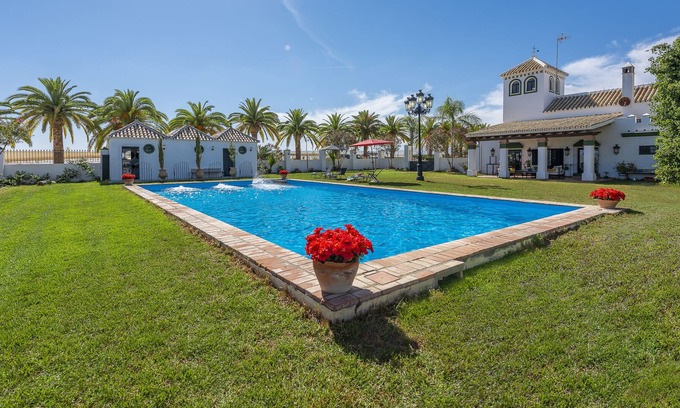 Ecija House | Vacation Home "Cortijo Pavía" with Private Pool, 2 Terraces & Wi-Fi