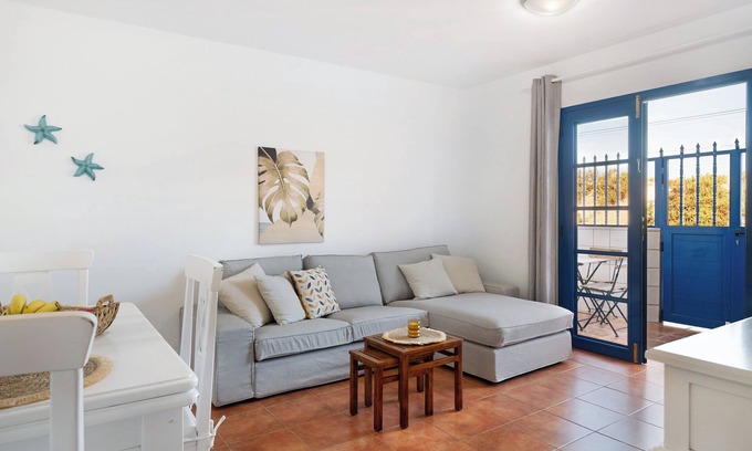 Caleta de Famara House | Vacation Home 'Casa Famara' with Sea View, Private Terrace and Wi-Fi