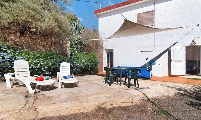 La Solana House | Vacation Home 'Vivienda V Torres 4' with Mountain View, Wi-Fi and Air Conditioning