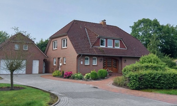 Hintertheene House | Vacation home for 6 guests with 200m² in Südbrookmerland (266505)