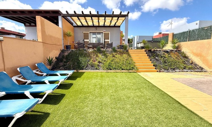 Costa de Antigua House | Vacation Home 'Fuerteventura Velvet Golf' with Private Pool, Wi-Fi and Air Conditioning