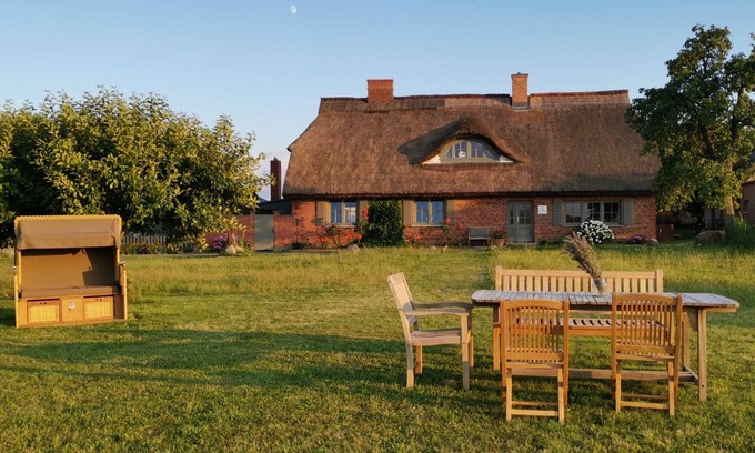 Lancken-Granitz Apartment | Vacation home Gut Glück - For 6 vacation guests in Gut Glück