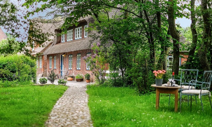 Fahretoft House | Vacation home Gabrielswarft in Dagebüll for up to 4 people