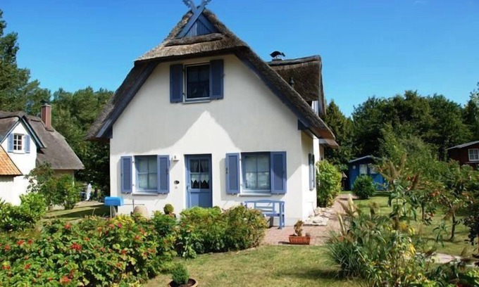 Am Schwarzen Busch House | Vacation home "Hagebutte" on Poel
