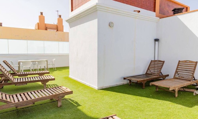 Corralejo House | Vacation Home 'Ian’s Dreams' with Private Terrace, Private Garden and Wi-Fi