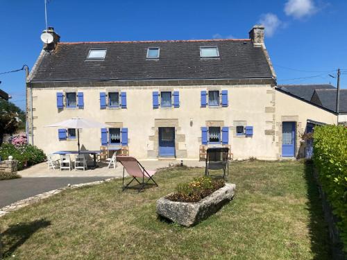 Primelin House | Vacation Home in Brittany near Pointe du Raz