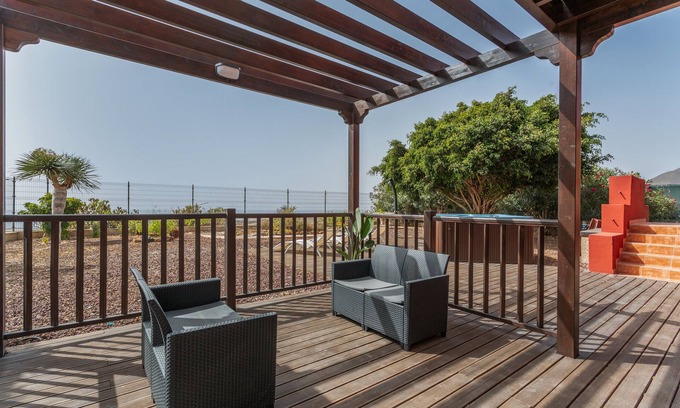 Granadilla de Abona House | Vacation Home 'Justo El Desierto' with Sea View, Shared Terrace and Wi-Fi