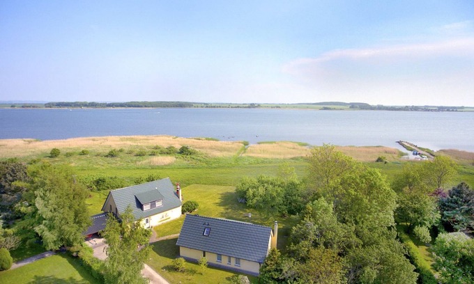 Kammin House | Vacation home Kormoran - close to the water in a quiet location, own garden and terrace
