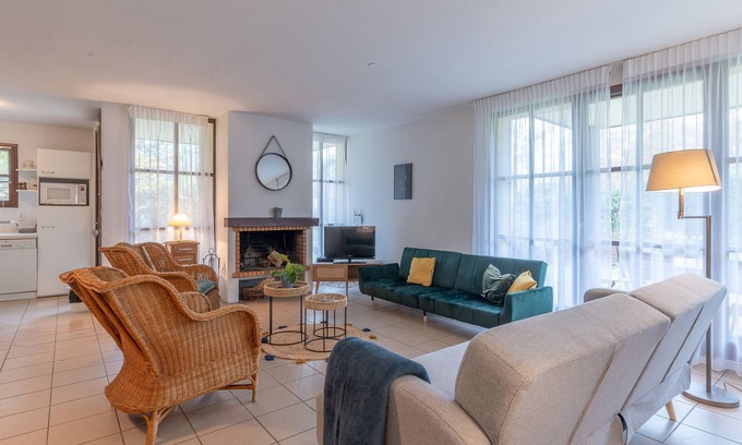 Salles House | Vacation Home "La Villa Du Château" with Shared Terrace, Private Garden & Balcony