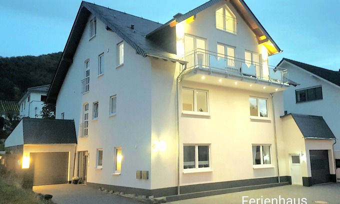 Alken House | Vacation home MoselCharme "Burgblick"