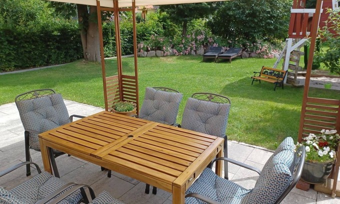 Moelln House | Vacation home "Schön hier" - Holiday home, shower or bath, WC, 4 or more bedrooms