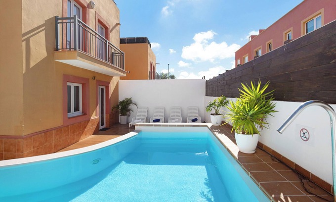Corralejo Villa | Vacation Home 'Villa Valeria' with Private Pool, Terrace & Wi-Fi
