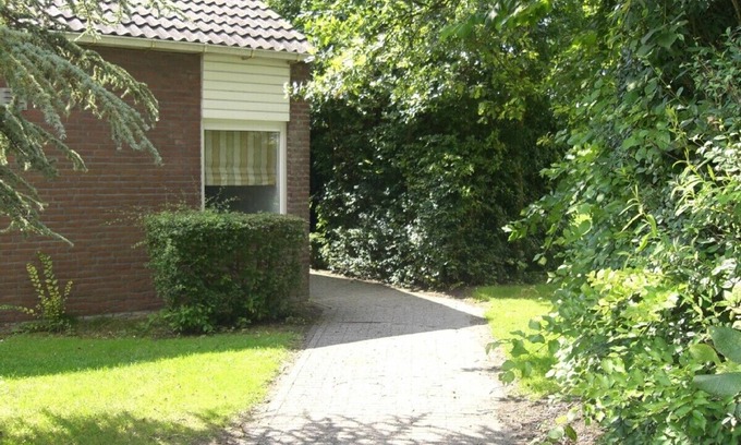 Bruinisse House | Vacation home w/view of the dike from Grevelingen Meer from the front door