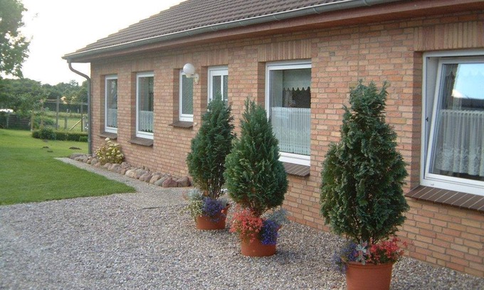 Hoxmark House | Vacation Home "Whg 3 - Ferien auf einem Resthof" with Private Terrace & Wi-Fi