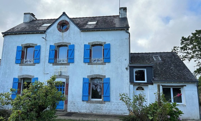Moelan-sur-Mer House | Vacation home with large garden 10 minutes from the beach
