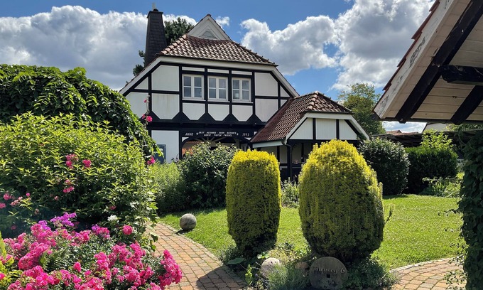 Hamelin House | Vacation home with garden on the Weser cycle path near the Pied Piper town of Hameln