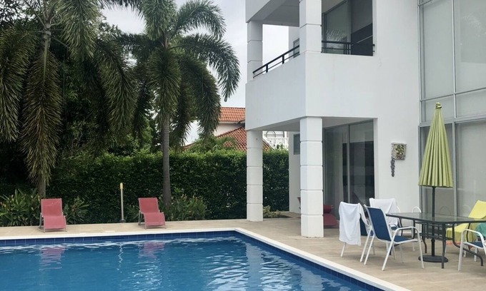 Melgar Villa | Vacation House Carmen de Apicala