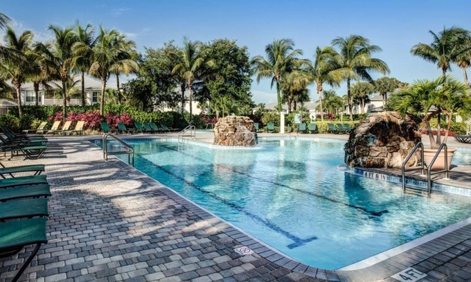Naples Apartment | Vacation in paradise at Lely Resort