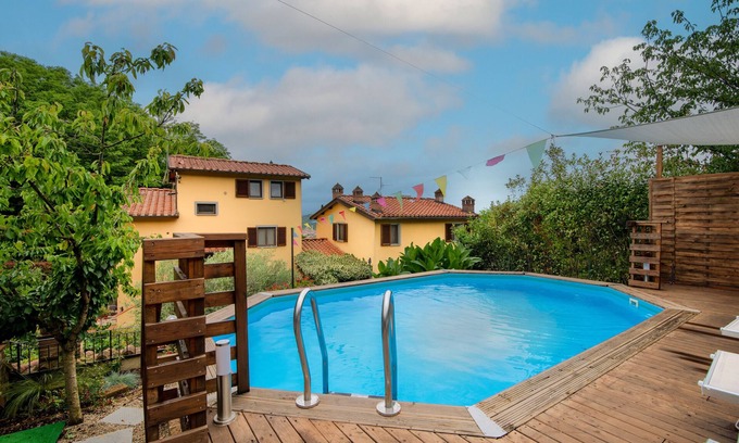 Terranuova Bracciolini House | Vacation Home "Le Gattaie Bellavista" with Private Pool, Private Garden & Wi-Fi