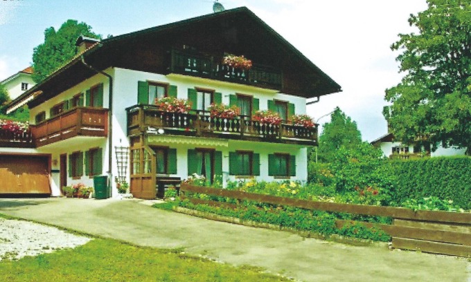 Bad Bayersoien Apartment | Vacation Properties for Lake