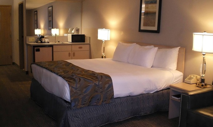 Nampa Hotel | Vacation Starts Here! Indoor Pool and FREE Parking, Near Ford Idaho Center Arena