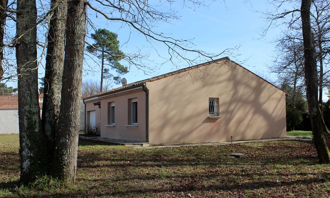 Ronce-les-Bains House | Vacation villa on shady plot