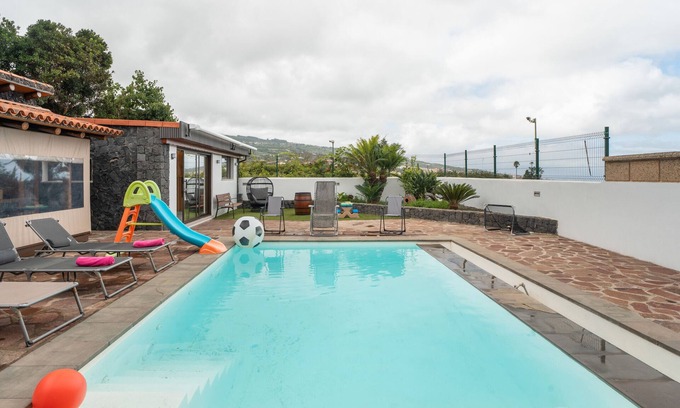 Tacoronte Apartment | Vacation 'Vista Teide' with Sea View, Wi-Fi and Air Conditioning