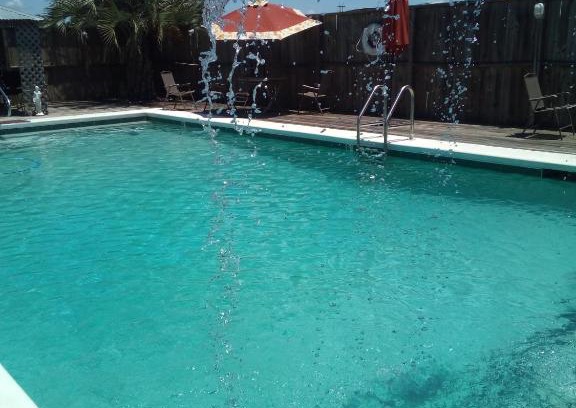 Fairhope House | Vacationing on budget