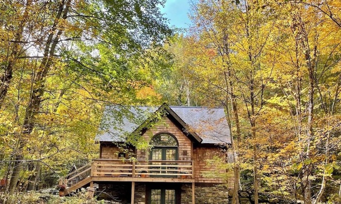 Middletown Springs Cottage | Vail Brook Cottage - A Storybook Woodland Retreat