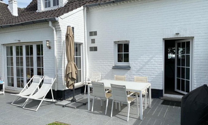 Nieuwmunster House | Vakantiehuis in modern begijnhof, 7 min van strand