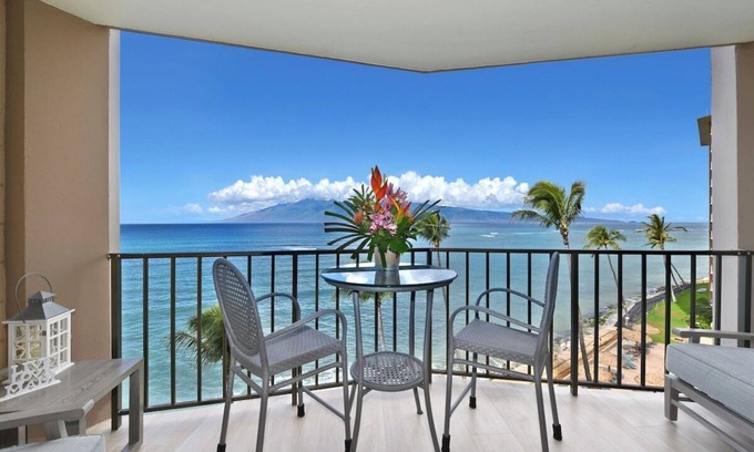 Kahana Condo | Valley Isle Resort #707 - Vacation West Maui - Beachfront Luxury
